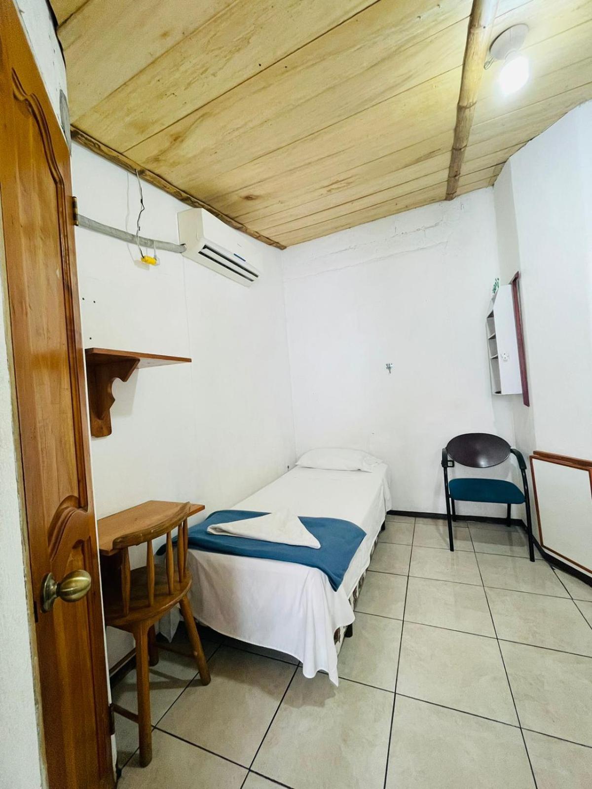 Hostal Darwin Puerto Ayora  Zewnętrze zdjęcie