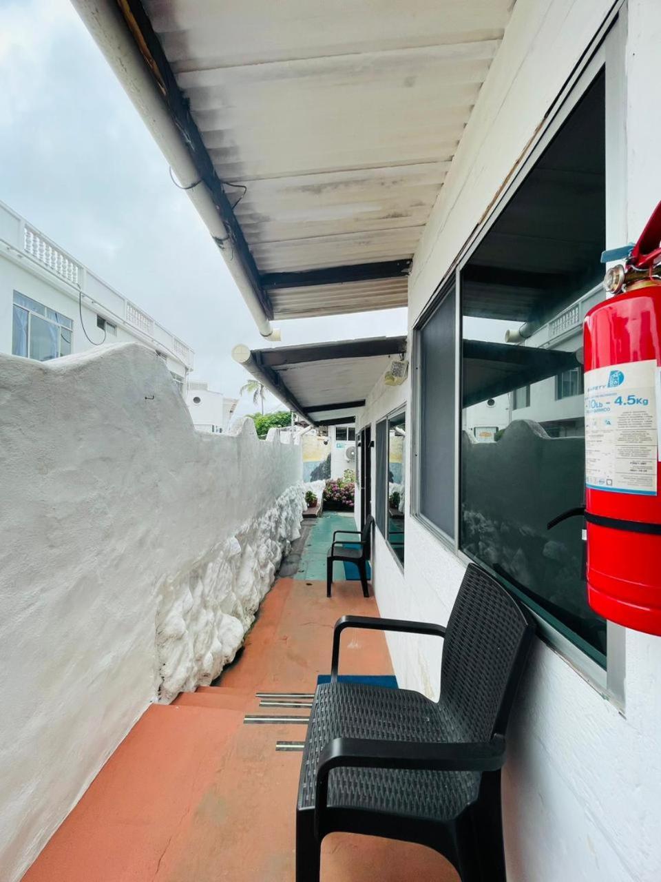 Hostal Darwin Puerto Ayora  Zewnętrze zdjęcie