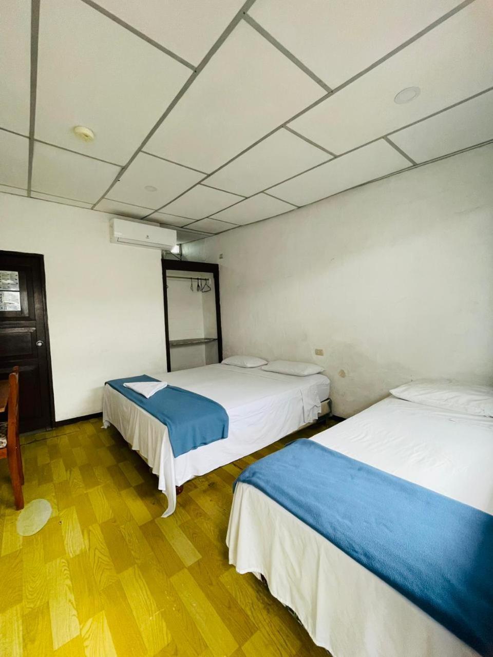 Hostal Darwin Puerto Ayora  Zewnętrze zdjęcie